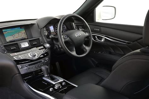 Infiniti M37 interior – PerformanceDrive