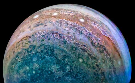 NASA’s Juno Orbiter Delivers Spectacular New Photos of Jupiter | Space ...