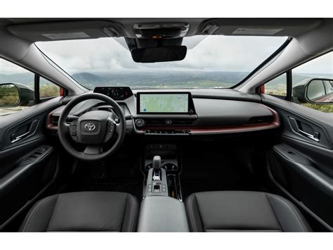 2023 Toyota Prius Prime Pictures: | U.S. News