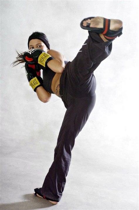 Kickboxing & MMA Ladies | Martial Arts Women