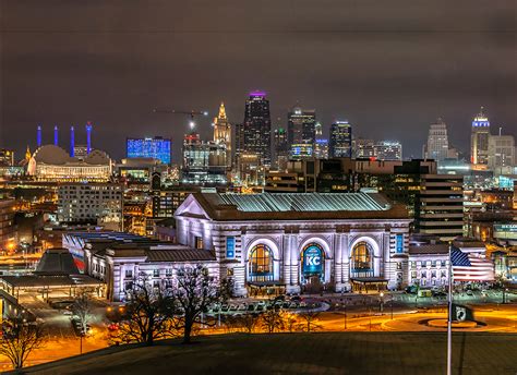 Creative, Colorful Lights Define Kansas City’s Downtown Skyline - IN ...