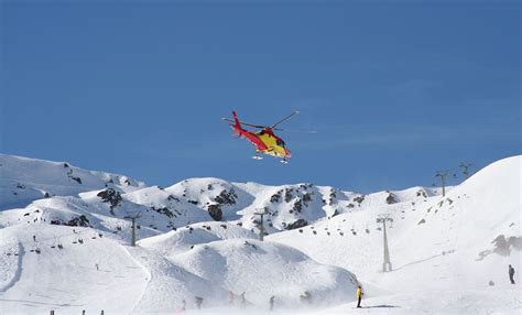 5 Heli-Skiing Destinations That Will Set Your Heart Racing | MakeMyTrip ...