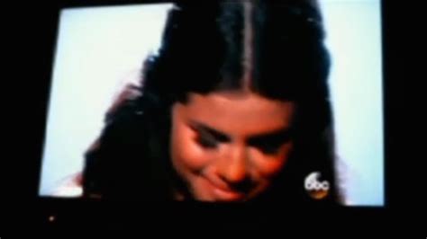 Selena Gomez CRIES During AMAs Performance - TheCount.com