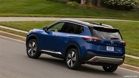 Nissan Rogue | 2021MY | Rear Three-Quarter