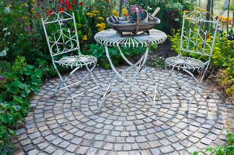 7 Nifty Paving Ideas For Every Garden|DP