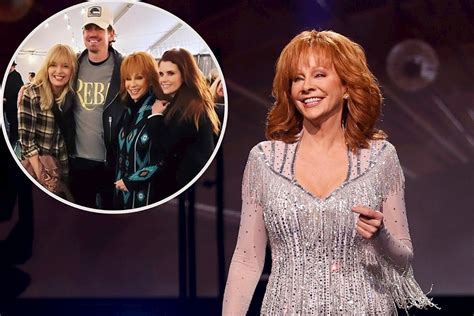 'Reba' Cast Members Reunite at Reba McEntire's Hollywood Show