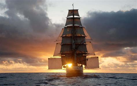 We love beautiful classic Boats & tall ships - Classic Sailing