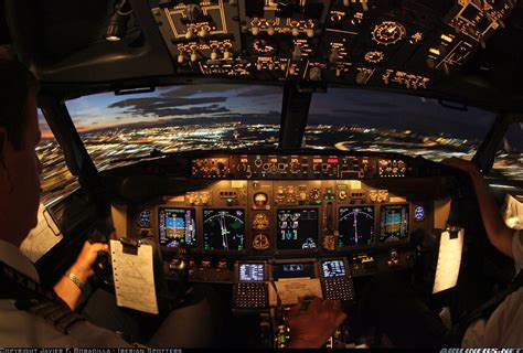 Boeing 737 Cockpit Wallpaper