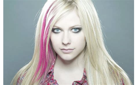 Avril Lavigne - Avril Lavigne Wallpaper (31810185) - Fanpop