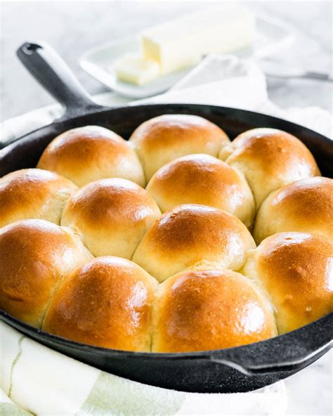 Quick Yeast Dinner Rolls - Jo Cooks