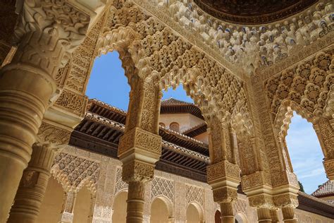 The medieval art of Alhambra: how Nasrid art influenced Europe's ...