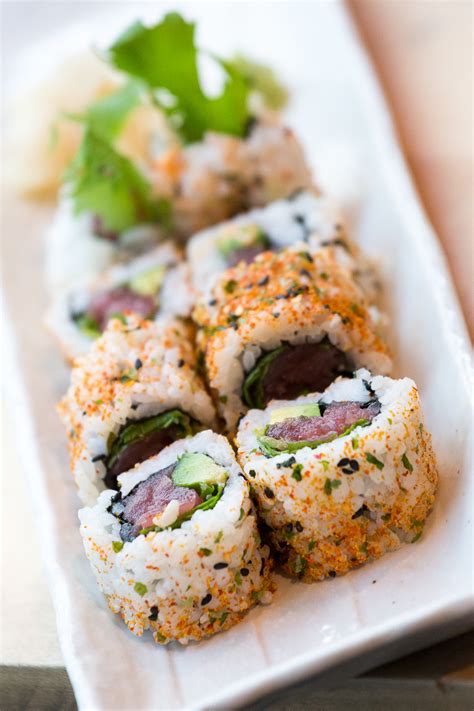 Feng Sushi's Brown Rice Spicy Tuna Maki l Honest Mum