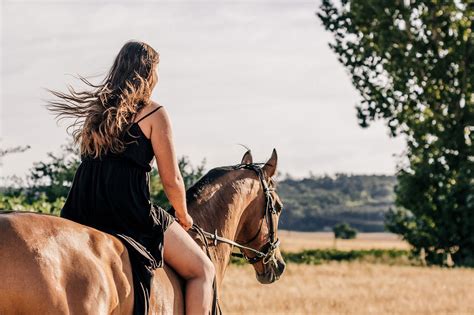 Bareback Horse Riding Tips |n Your Horse Farm