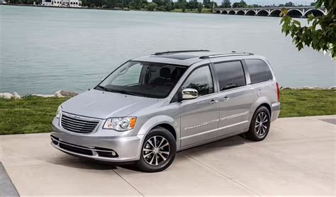 New 2023 Chrysler Town And Country Minivan Redesign, Price, Release ...