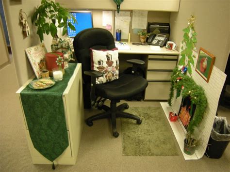 Office Desk Cubicle Decor Cubicle Office Decorating Decoration ...