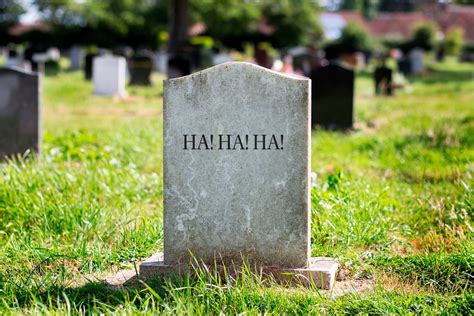 Diy Tombstone Sayings - 50 Brilliant Tombstones By People Whose Sense ...