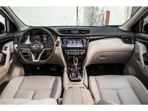 2017 Nissan Rogue Sport: 45 Interior Photos | U.S. News