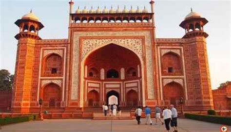 Best Time To Visit Agra | Today Weather, Temperature & Season