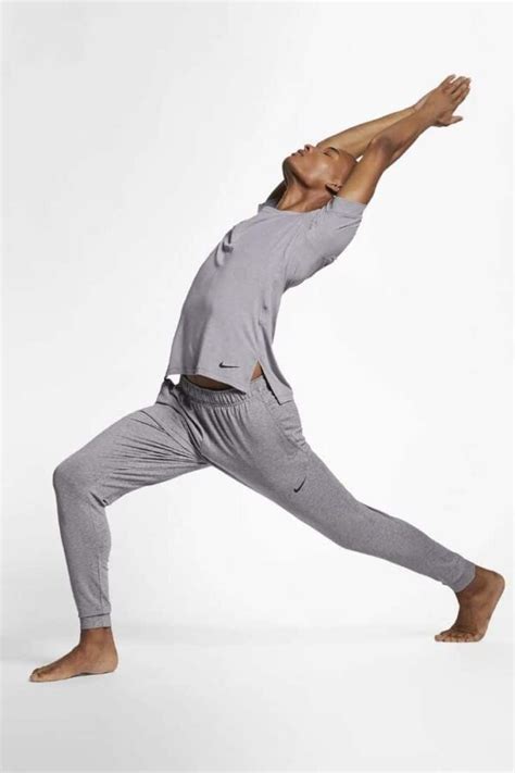 7 Essential Yoga Clothes for Men - Mocha Man Style