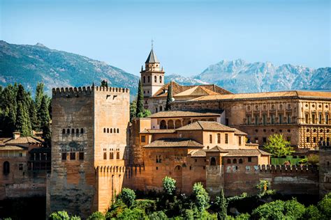 A Brief History of the Alhambra Palace | Clio Muse Tours