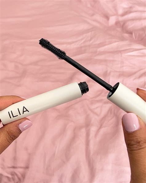 ILIA Limitless Lash Mascara - Before and After