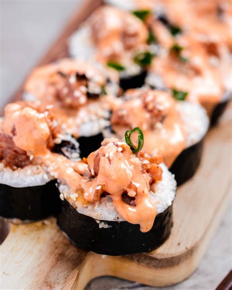 Vegan Spicy "Tuna" Maki Sushi (Fish-Free) | Two Market Girls