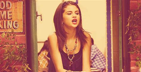 selena gomez gif | WiffleGif