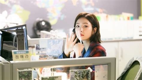 Shin Se Kyung Gets Serious Behind The Scenes Of “Black Knight” | Soompi