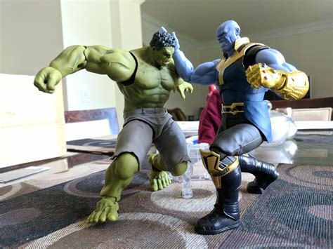 Hulk vs Thanos : ActionFigures