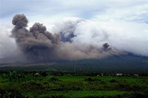 The legend of the Mayon volcano in the Philippines - Strange Sounds