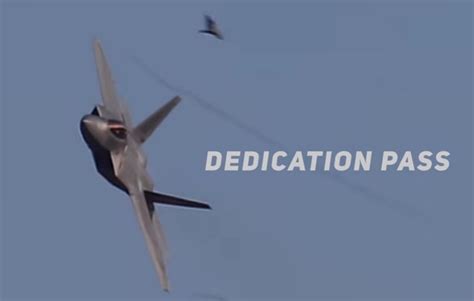 F-22 Raptor Precision Aerial Maneuvers | WordlessTech