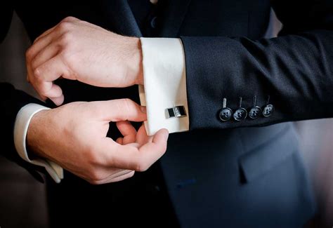 7 Different types of Mens Cufflinks that suit you