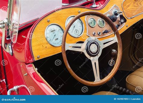 1951 MG TD Classic Car editorial stock photo. Image of gauge - 102907893