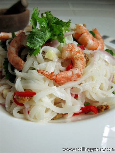 Recipe: Spicy Thai Rice Noodles / Rolling Grace