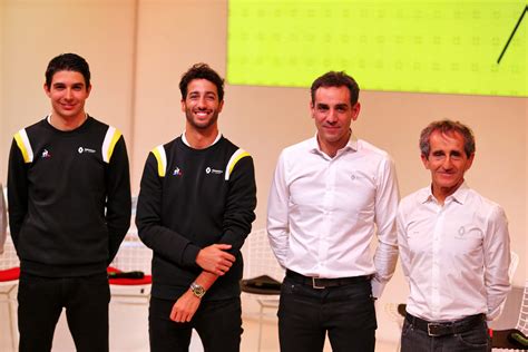 Launch Gallery: Renault F1 team presentation