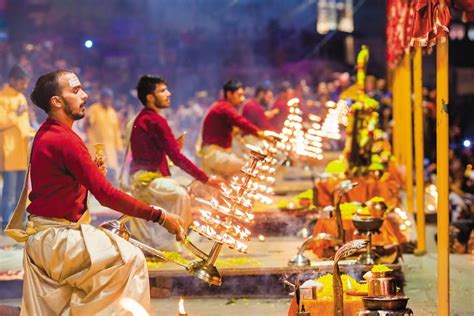 Ganga Aarti Timing in Varanasi - Aarti Time & Location