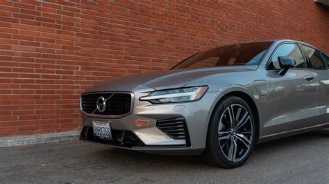 Volvo S60 T8 R-Design: An Underappreciated Plug-in Hybrid - TeamSpeed