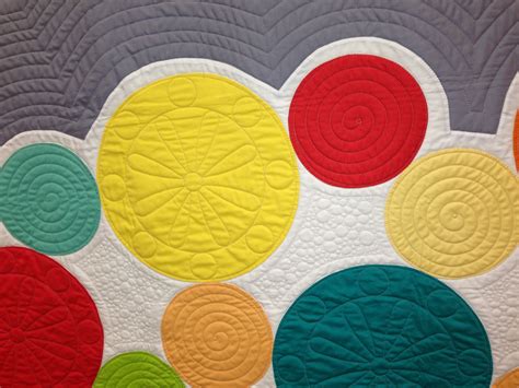 QuiltCon - close up of circle quilt | Circle quilt patterns, Quilting ...