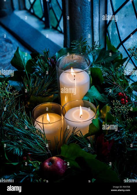 Medieval Christmas decorations during Tudor event at Haddon Hall ...