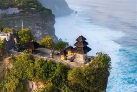 10 Pura di Bali yang Cantik dan Populer