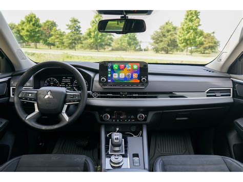 2024 Mitsubishi Outlander: 120 Interior Photos | U.S. News