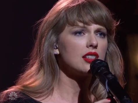 SNL: Taylor Swift wows fans with 10-minute performance of ‘All Too Well ...