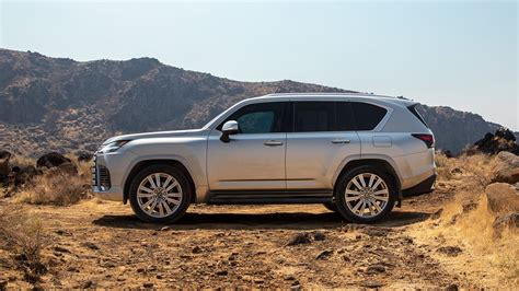 2022 Lexus LX 600 Battles the 2022 Cadillac Escalade