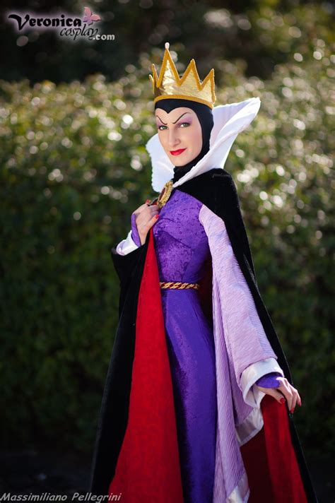 Queen Grimhilde (Snow White and the seven dwarfs) by VeronicaCosplay ...