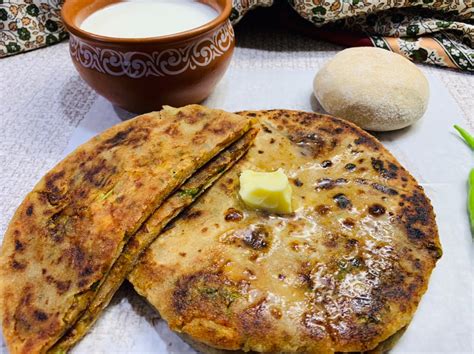 Aloo Paratha - Foodie Trail