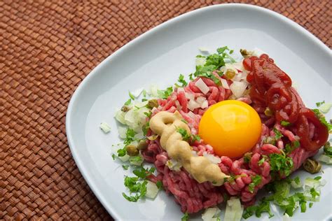 Steak Tartare - Beef Tartare Recipe | Thomas Sixt Foodblog