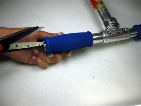 Razor A Handle Grips Replacement - iFixit Repair Guide