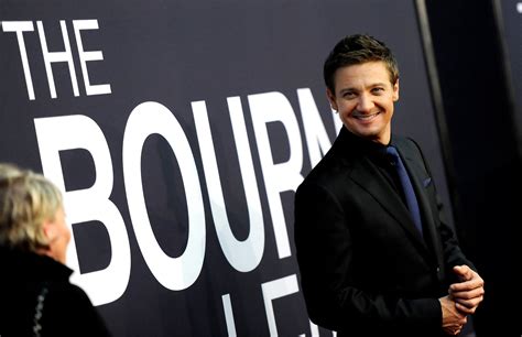 jeremy renner @world premiere of the bourne legacy - Jeremy Renner ...