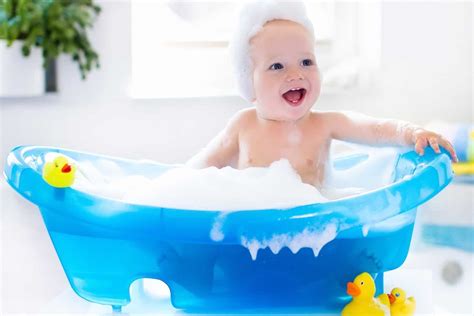 How To Give Your Baby A Bath - Baby Bath Moments