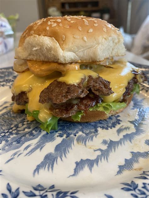 [homemade] cheeseburger : r/food